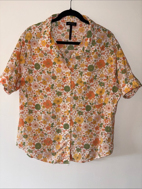 cozy earth Tops - Cozy Earth Floral Short-Sleeve Button Front Top in Orange & Green- M